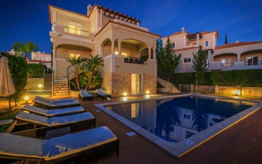 LOCATION – Algarve ( ALMANCIL) VILLA 8 PERSONNES AVEC PISCINE PRIVEE