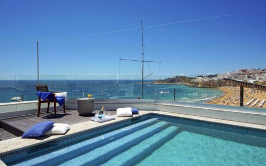 Location Algarve : Maison avec Piscine les pieds dans l’eau!