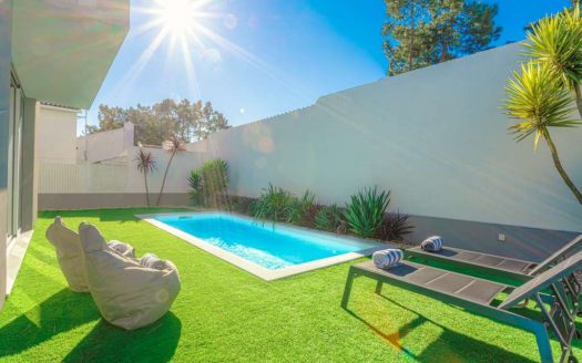 Location au Sud de Lisbonne, Maison contemporaine lumineuse à 5 min de la plage et avec Piscine privé