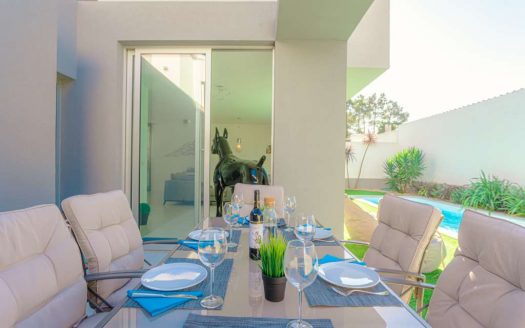 Location au Sud de Lisbonne, Maison contemporaine lumineuse à 5 min de la plage et avec Piscine privé