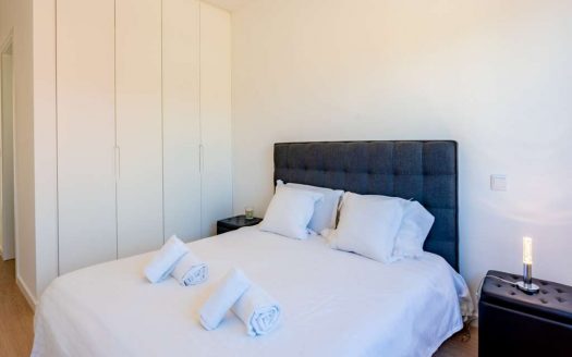 Location au Sud de Lisbonne, Maison contemporaine lumineuse à 5 min de la plage et avec Piscine privé